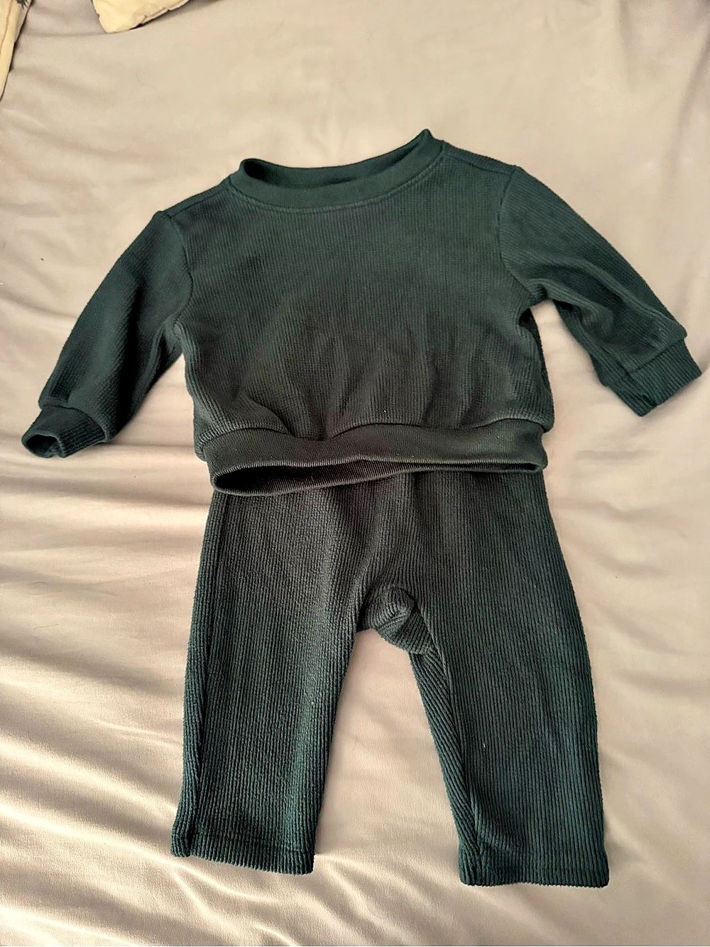 Old Navy Baby Ribbed Matching Set 3-6M Like New - Picture 2 of 4